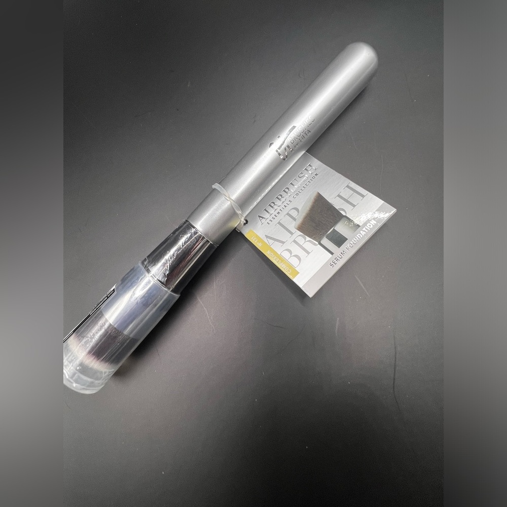 IT Cosmetics Serum Foundation Brush